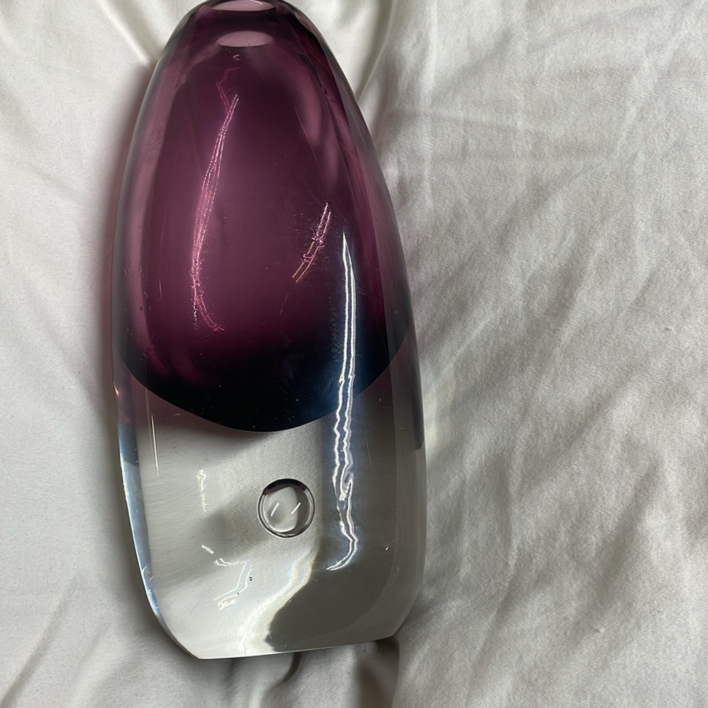 Orrefor Swedish signed Amethyst Art Glass vase. Signed Earnest Gordon  10.75in